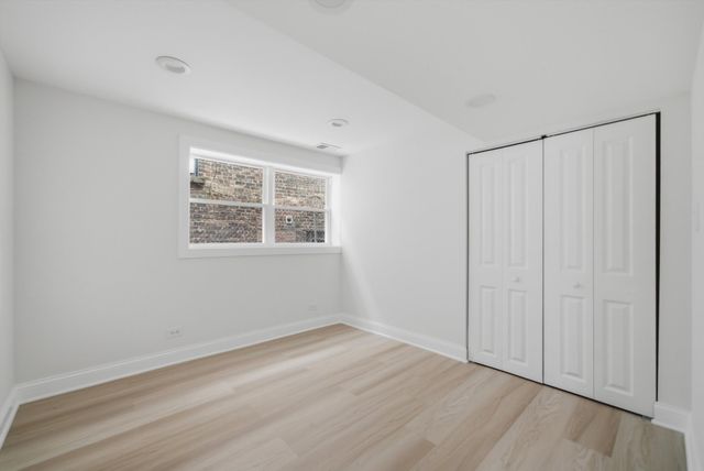 7914 S Essex Avenue, Chicago, IL 60617