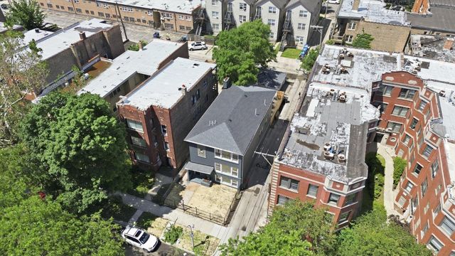 7914 S Essex Avenue, Chicago, IL 60617