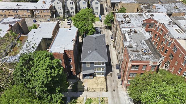 7914 S Essex Avenue, Chicago, IL 60617