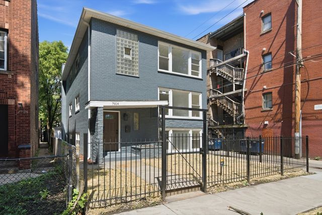 7914 S Essex Avenue, Chicago, IL 60617