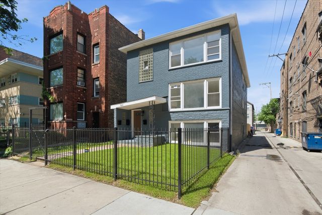 7914 S Essex Avenue, Chicago, IL 60617