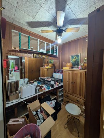 411 Center Way, Lake Jackson, TX 77566