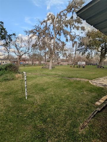 411 Center Way, Lake Jackson, TX 77566