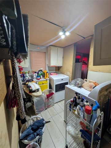 411 Center Way, Lake Jackson, TX 77566