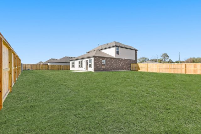 11015 Youngquist Drive, Mont Belvieu, TX 77535