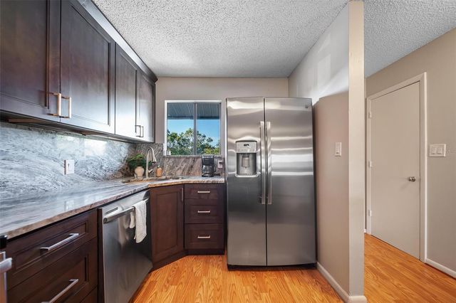 6033 34TH STREET W 132, Bradenton, FL 34210