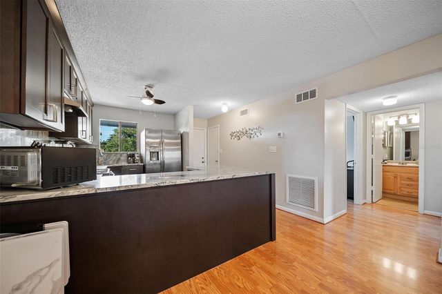 6033 34TH STREET W 132, Bradenton, FL 34210