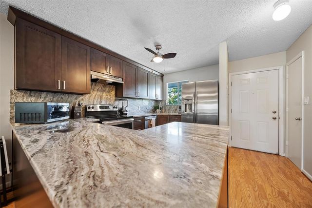 6033 34TH STREET W 132, Bradenton, FL 34210