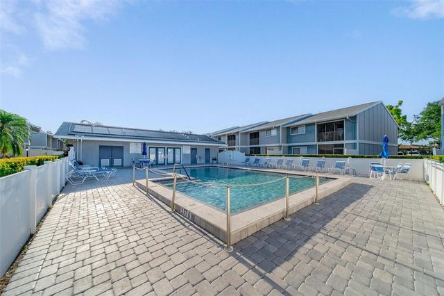 6033 34TH STREET W 132, Bradenton, FL 34210