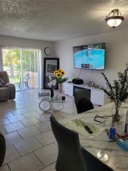 18101 NW 68th Ave E105, Hialeah, FL 33015