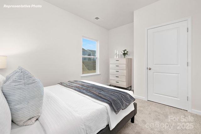 2058 10th Street SE, Hickory, NC 28602