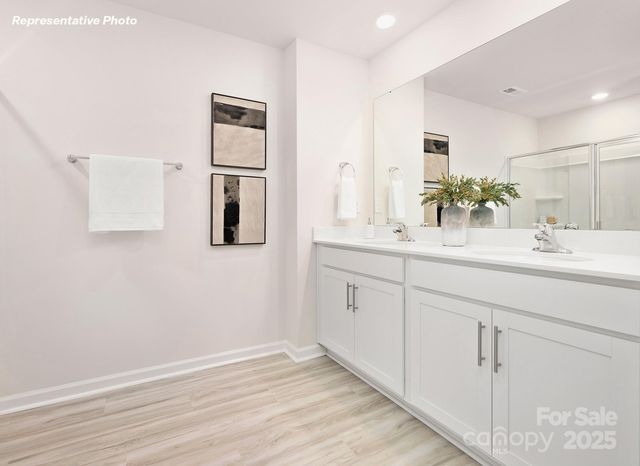 2058 10th Street SE, Hickory, NC 28602