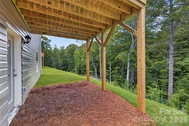 2058 10th Street SE, Hickory, NC 28602