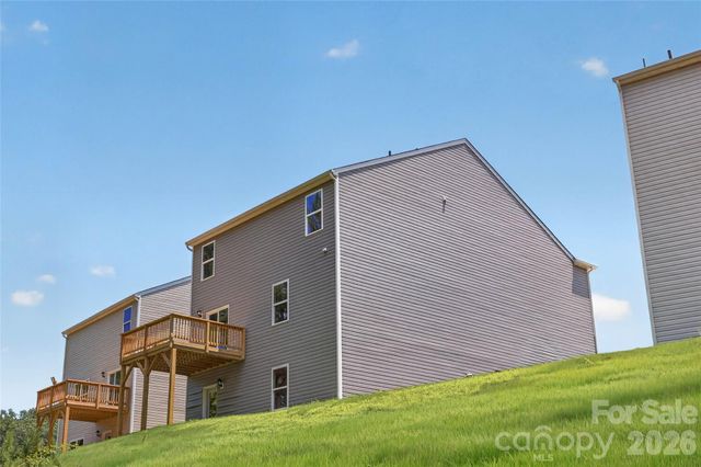 2058 10th Street SE, Hickory, NC 28602