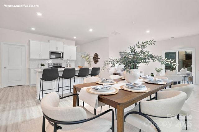 2058 10th Street SE, Hickory, NC 28602