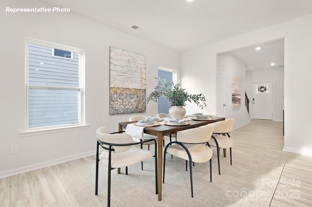 2058 10th Street SE, Hickory, NC 28602