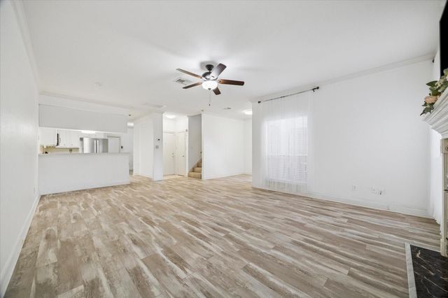 880 Tully Road 13, Houston, TX 77079