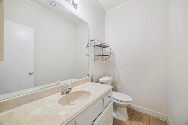 880 Tully Road 13, Houston, TX 77079