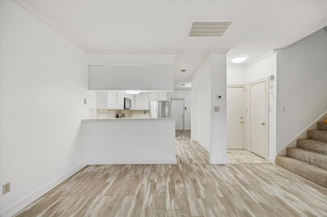 880 Tully Road 13, Houston, TX 77079