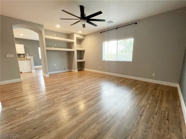 2825 Woodland Park Avenue, North Las Vegas, NV 89086