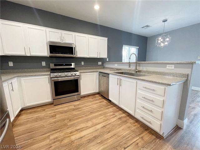 2825 Woodland Park Avenue, North Las Vegas, NV 89086