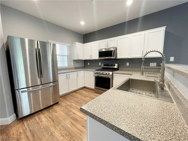 2825 Woodland Park Avenue, North Las Vegas, NV 89086