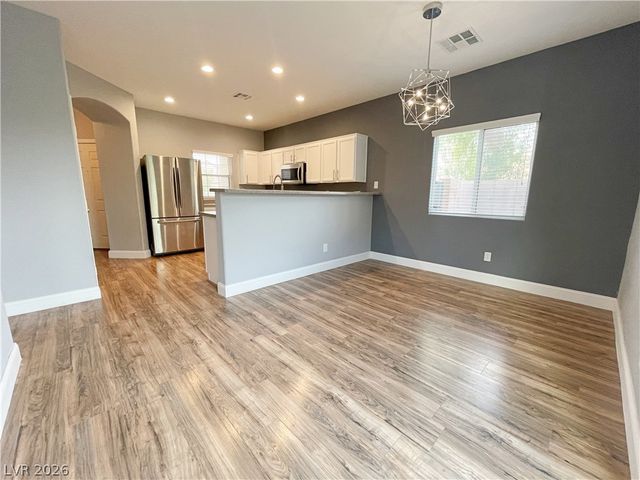 2825 Woodland Park Avenue, North Las Vegas, NV 89086