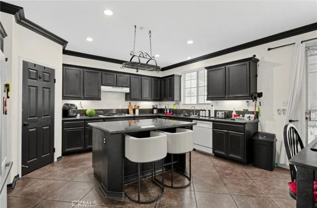 9319 Santa Barbara, Riverside, CA 92508