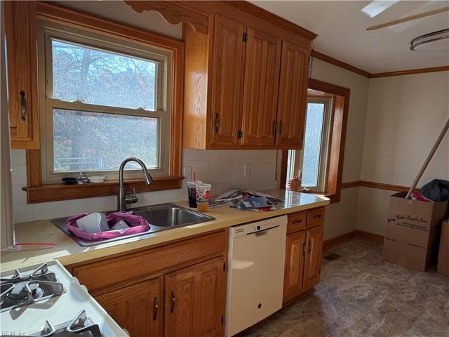 2169 E Armada DR, Chesapeake, VA 23321