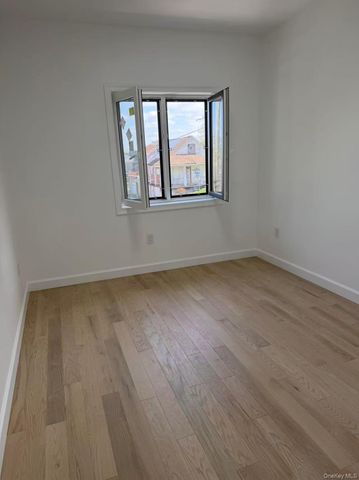 3-24 125th Street 3-22, College Point, NY 11356