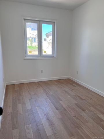3-24 125th Street 3-22, College Point, NY 11356