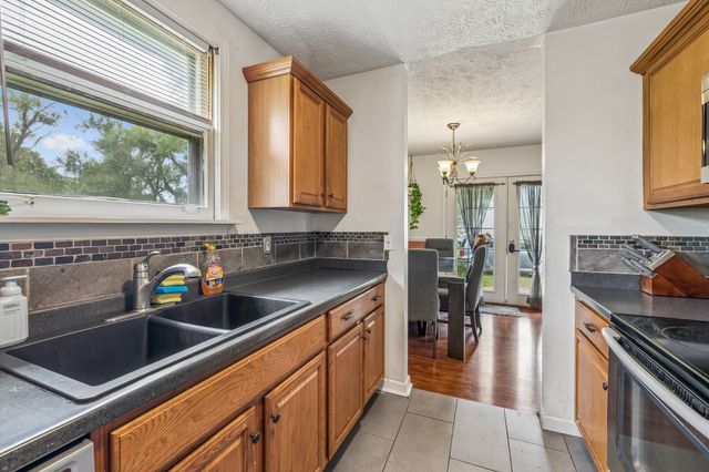 434 Wilkinson Ln, White House, TN 37188