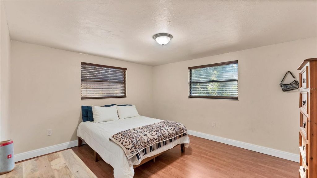 Image 20 of property listing at 5237 TURTLE CREEK LANE, Sarasota, FL 34232