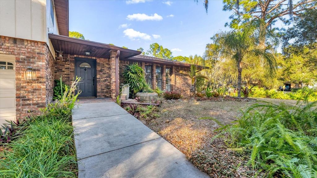Image 3 of property listing at 5237 TURTLE CREEK LANE, Sarasota, FL 34232