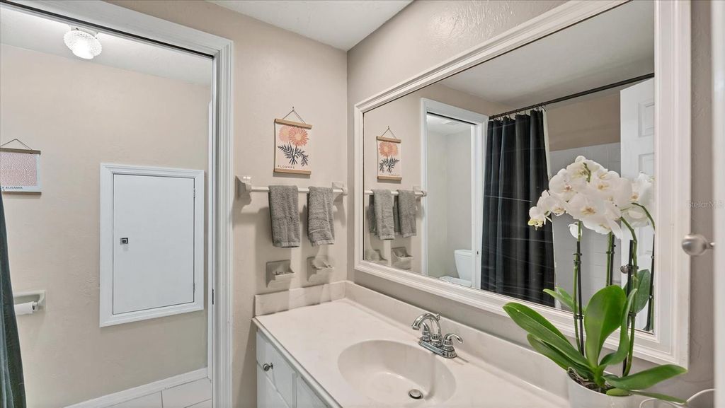 Image 23 of property listing at 5237 TURTLE CREEK LANE, Sarasota, FL 34232