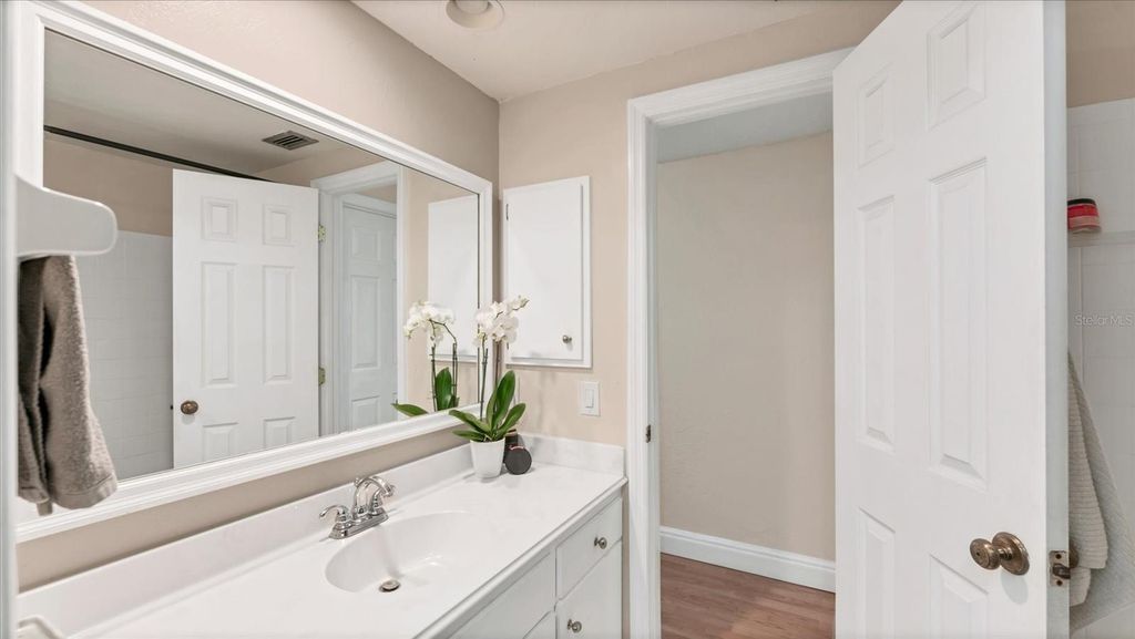 Image 24 of property listing at 5237 TURTLE CREEK LANE, Sarasota, FL 34232