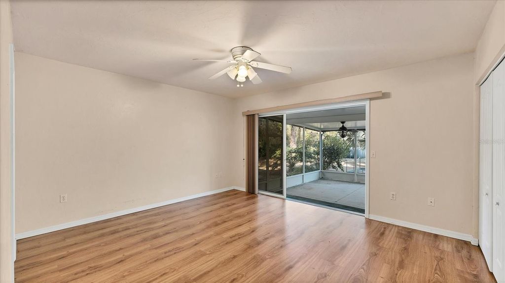 Image 33 of property listing at 5237 TURTLE CREEK LANE, Sarasota, FL 34232