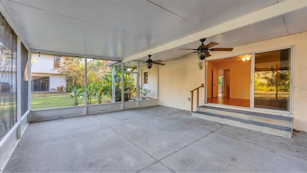 Image 43 of property listing at 5237 TURTLE CREEK LANE, Sarasota, FL 34232