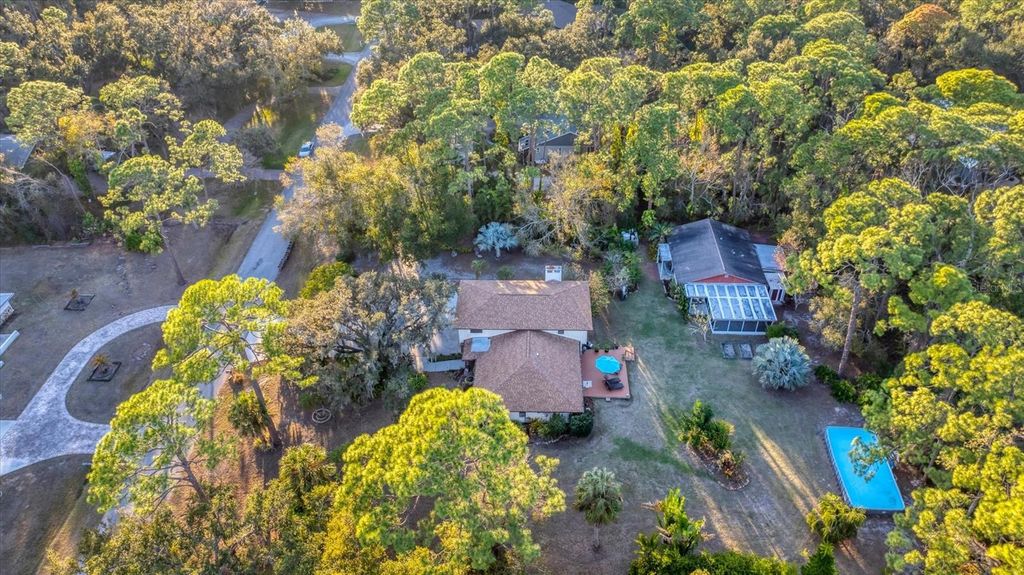 Image 51 of property listing at 5237 TURTLE CREEK LANE, Sarasota, FL 34232