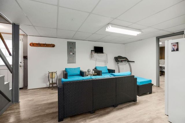 14810 E 34th Street S, Independence, MO 64055