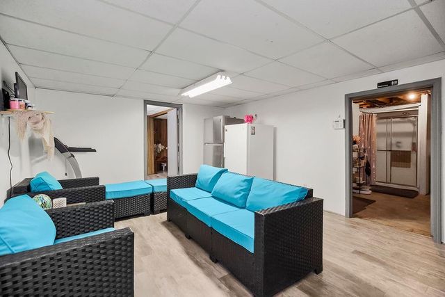 14810 E 34th Street S, Independence, MO 64055