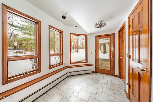 5955 Curry Rd Extension, Guilderland, NY 12303