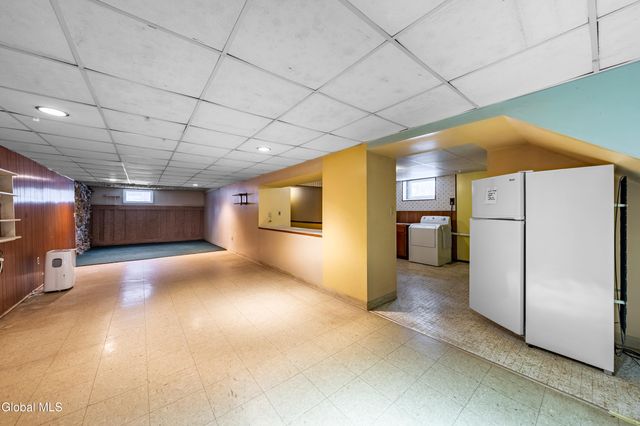 5955 Curry Rd Extension, Guilderland, NY 12303