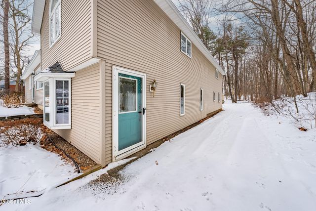 5955 Curry Rd Extension, Guilderland, NY 12303