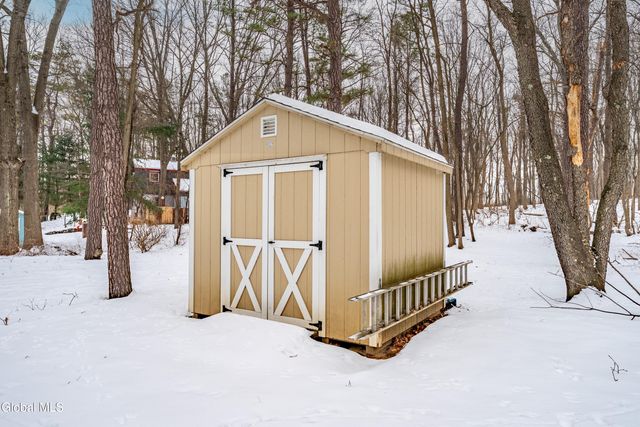 5955 Curry Rd Extension, Guilderland, NY 12303