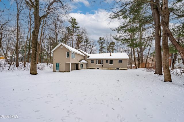 5955 Curry Rd Extension, Guilderland, NY 12303