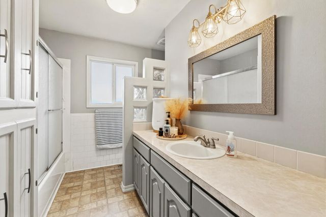 6716 Amber Avenue, Klamath Falls, OR 97603