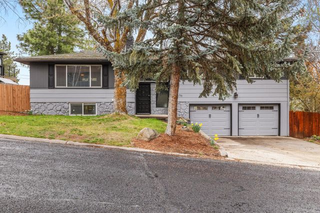 6716 Amber Avenue, Klamath Falls, OR 97603