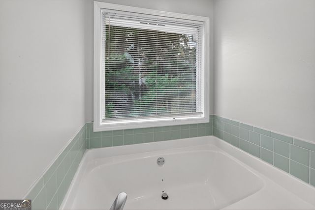 225 Hillandale Drive, Stockbridge, GA 30281