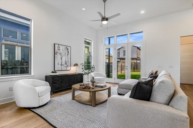 6121 Florencia LN, Austin, TX 78724